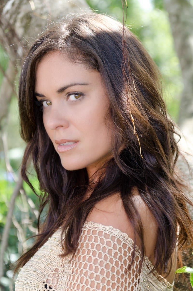 Darlene Vazquetelles headshot